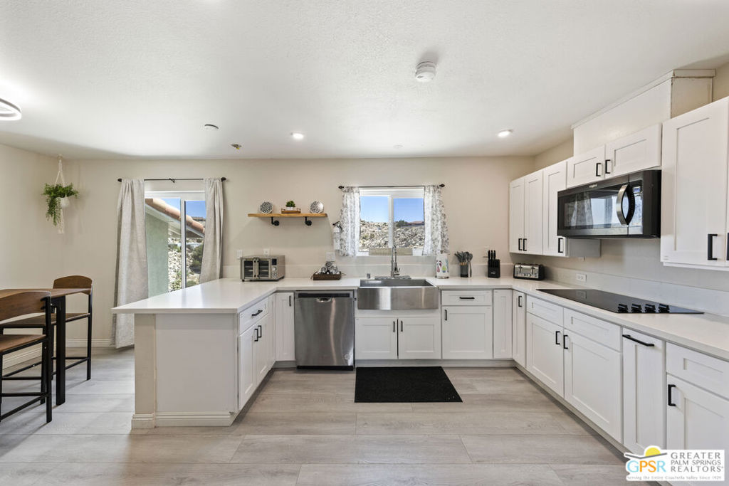 57347 Bandera Road Property Photo 15
