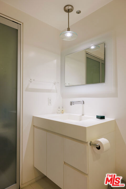 825 N Kings Road 2 Property Photo 15