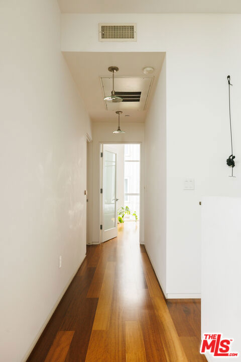 825 N Kings Road 2 Property Photo 24
