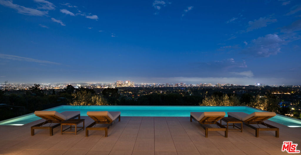 9966 Beverly Grove Drive Property Photo 34