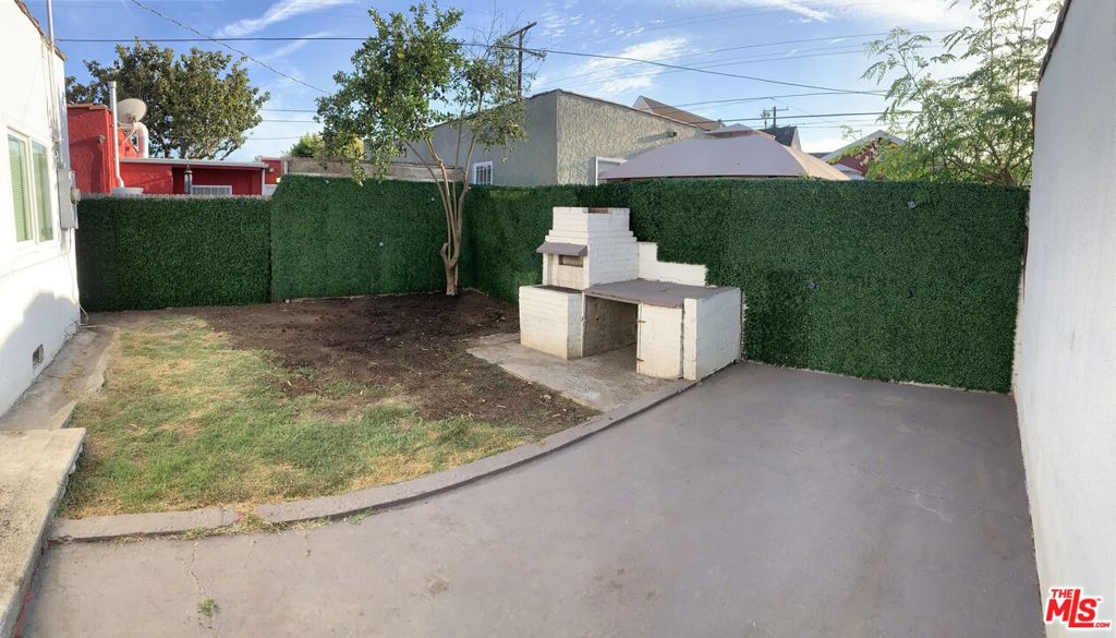 6055 7th Avenue Property Photo 6
