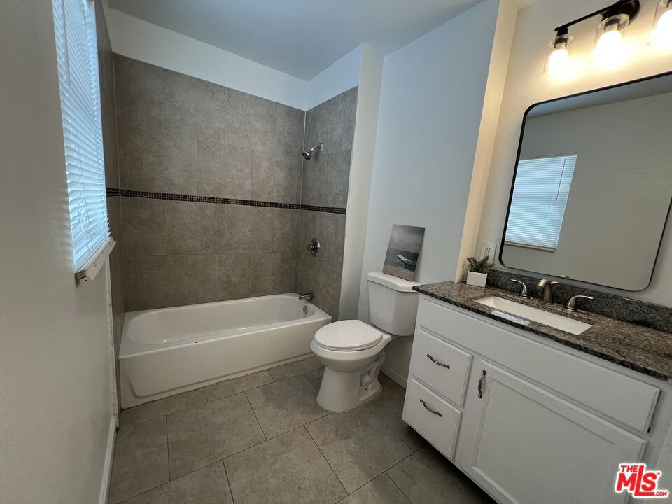 6055 7th Avenue Property Photo 9