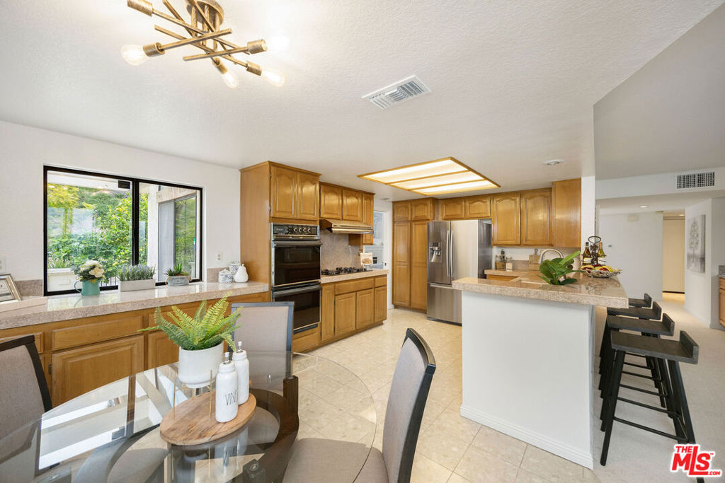 2736 Whitechapel Place Property Photo 15