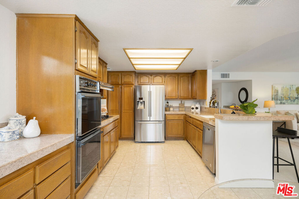 2736 Whitechapel Place Property Photo 18
