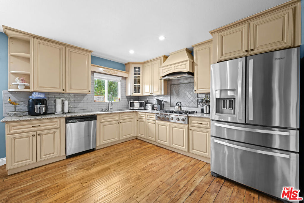 11335 Louise Avenue Property Photo 11