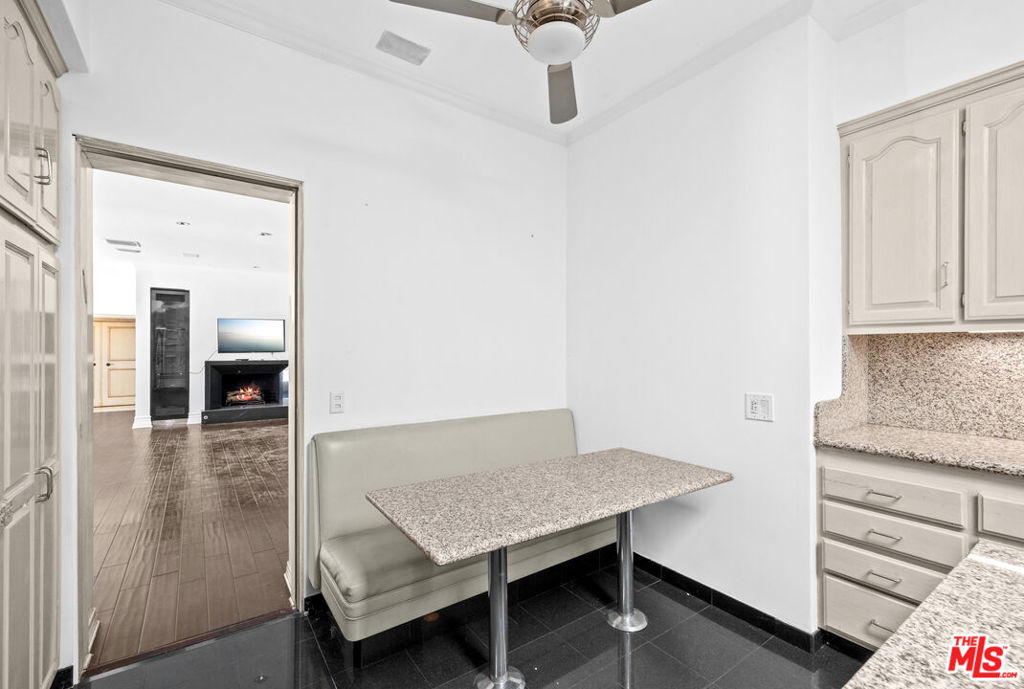 716 N Beverly Drive Property Photo 13
