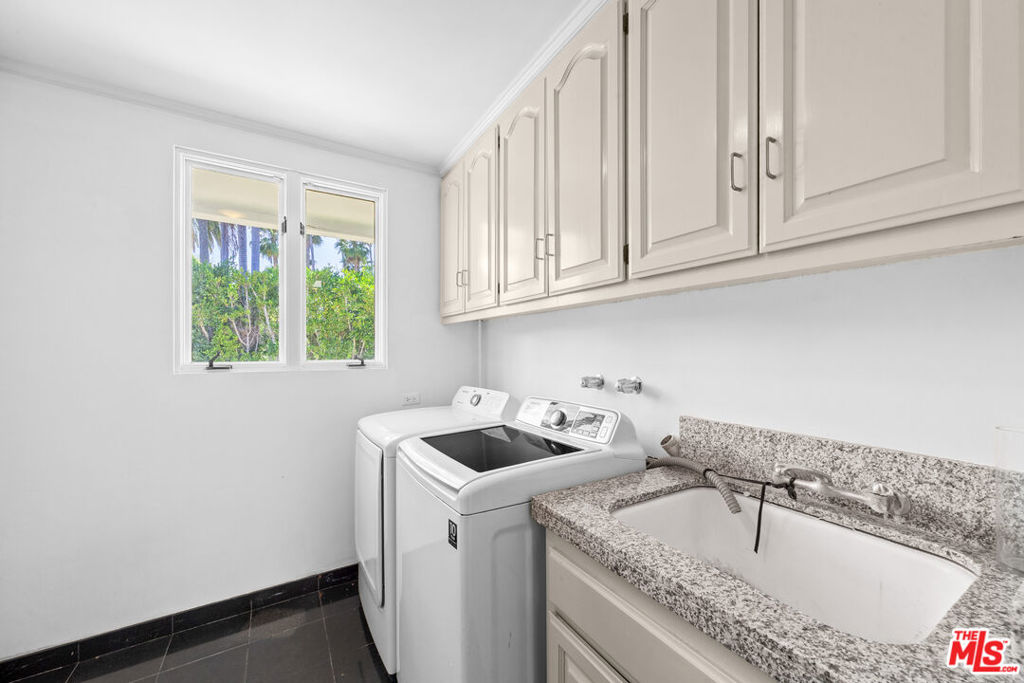 716 N Beverly Drive Property Photo 15