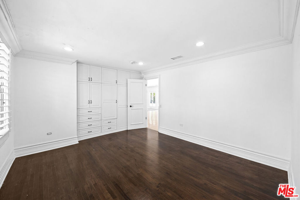 716 N Beverly Drive Property Photo 18