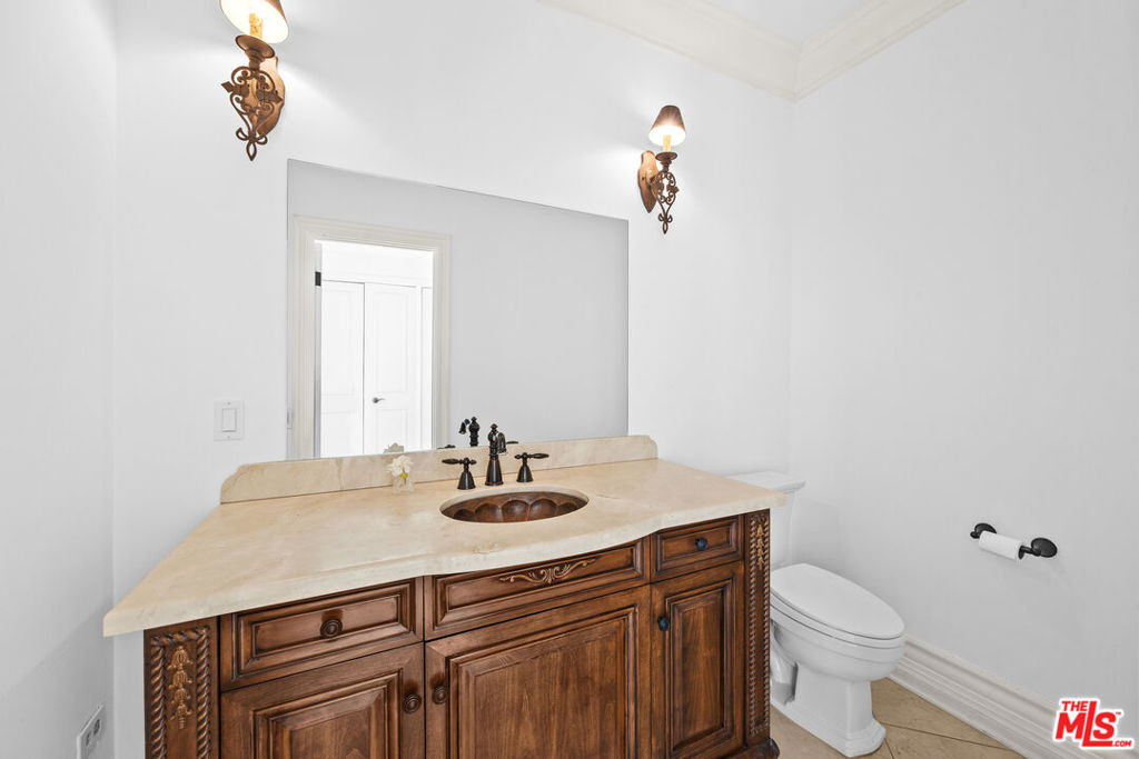 716 N Beverly Drive Property Photo 24