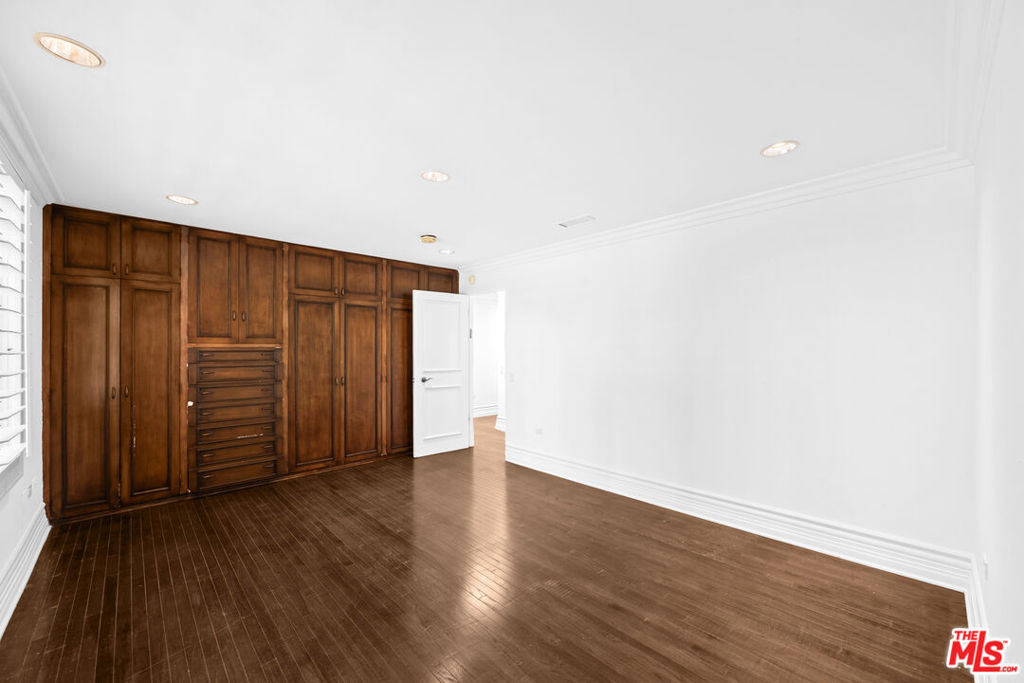 716 N Beverly Drive Property Photo 26