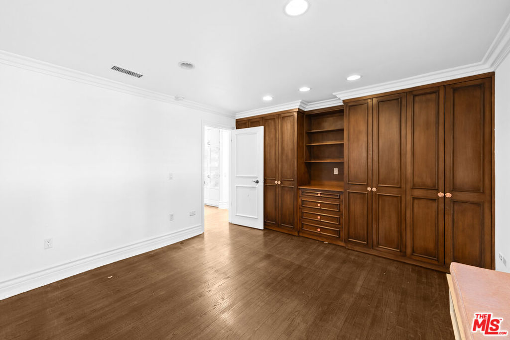 716 N Beverly Drive Property Photo 31