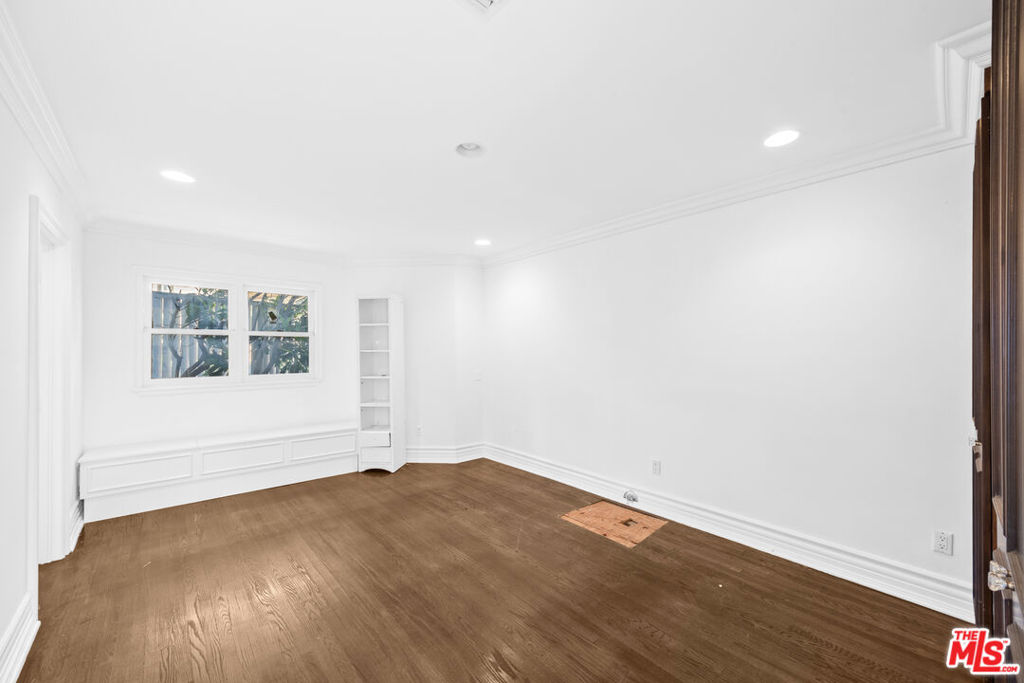 716 N Beverly Drive Property Photo 32
