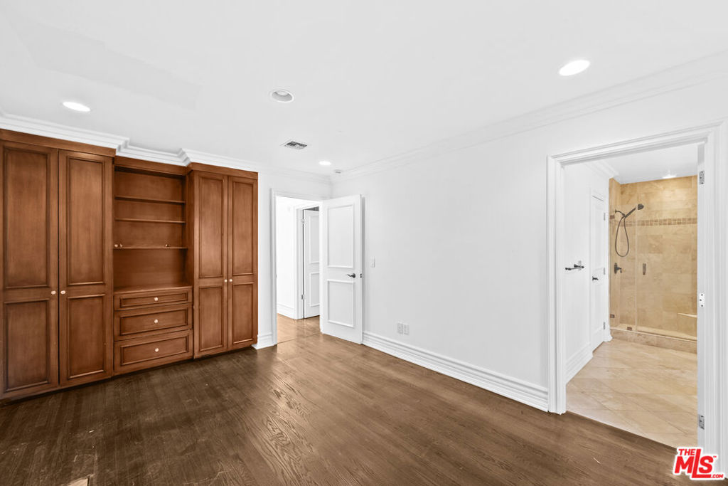 716 N Beverly Drive Property Photo 33