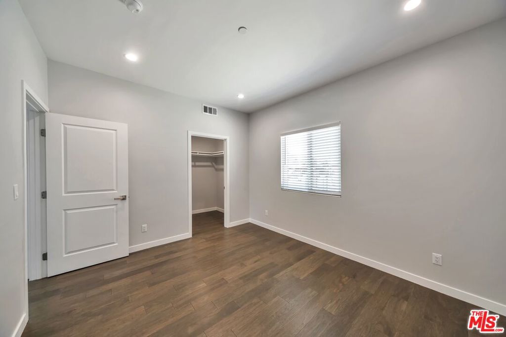 4239 Halldale Avenue Property Photo 10