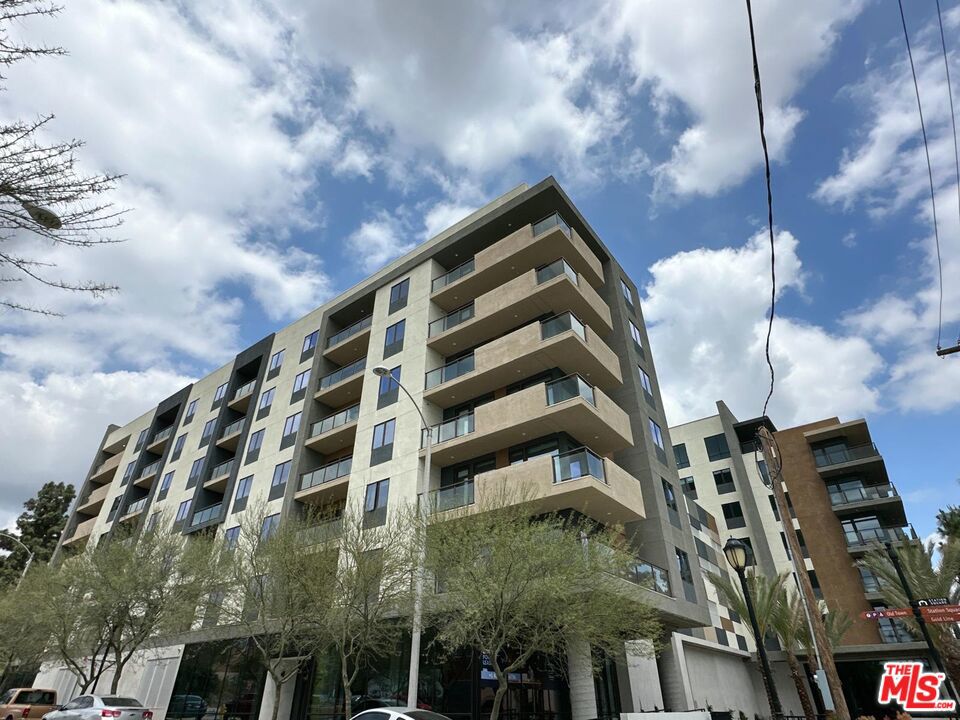 127 W Pomona Avenue 625 Property Photo 1