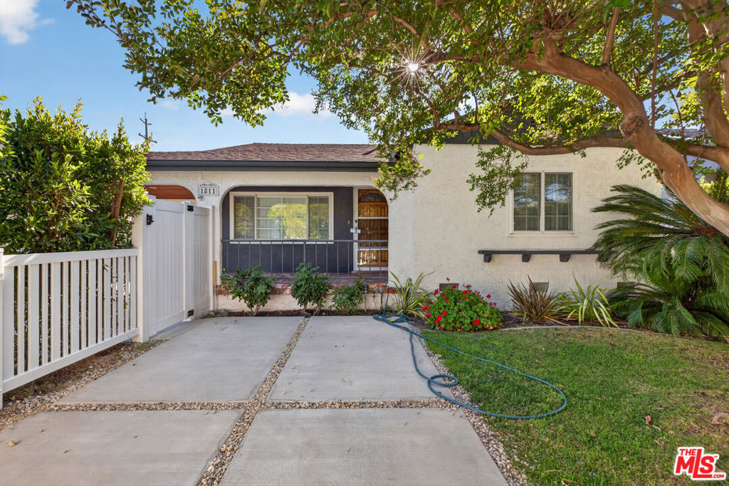 1811 N Avon Street Property Photo 6