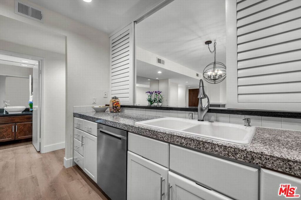 1735 Malcolm Avenue H Property Photo 11