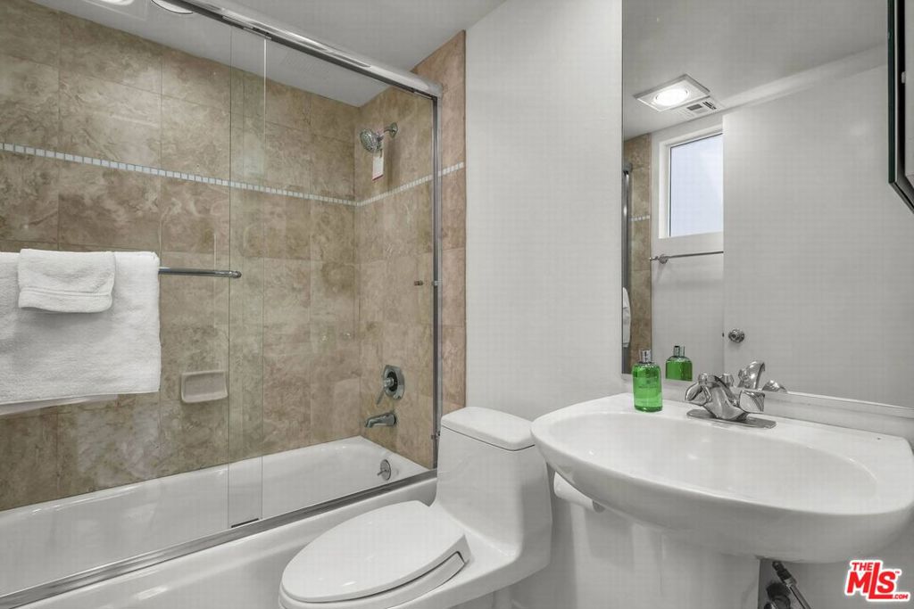 1735 Malcolm Avenue H Property Photo 15