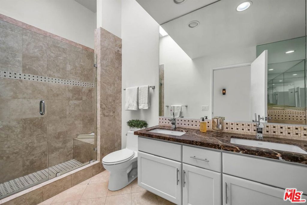 1735 Malcolm Avenue H Property Photo 21