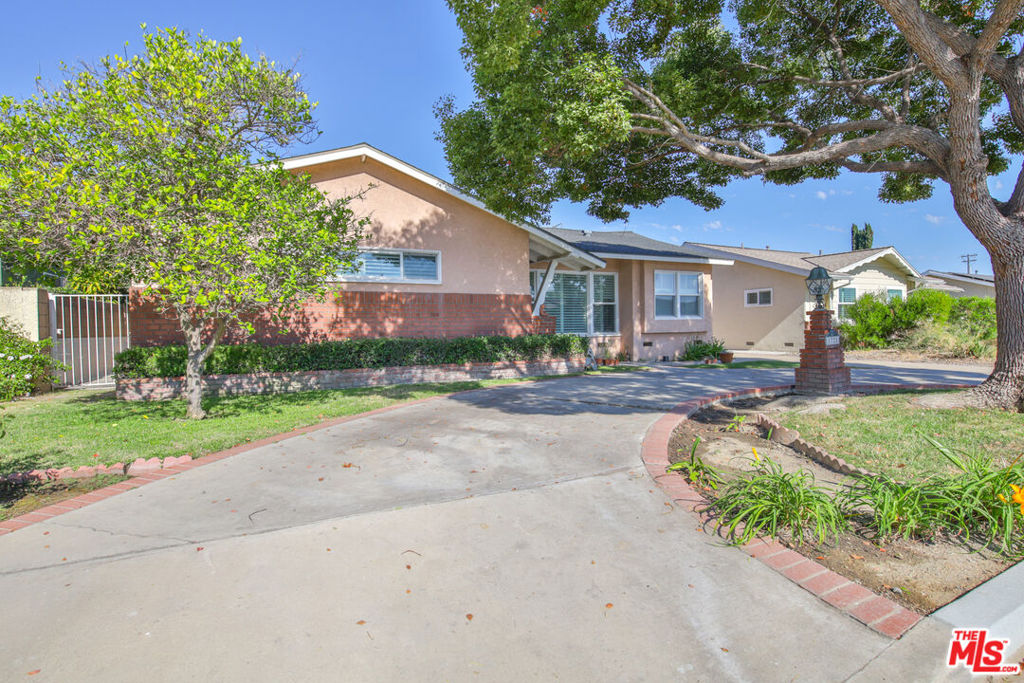 1728 S Heather Lane Property Photo 4