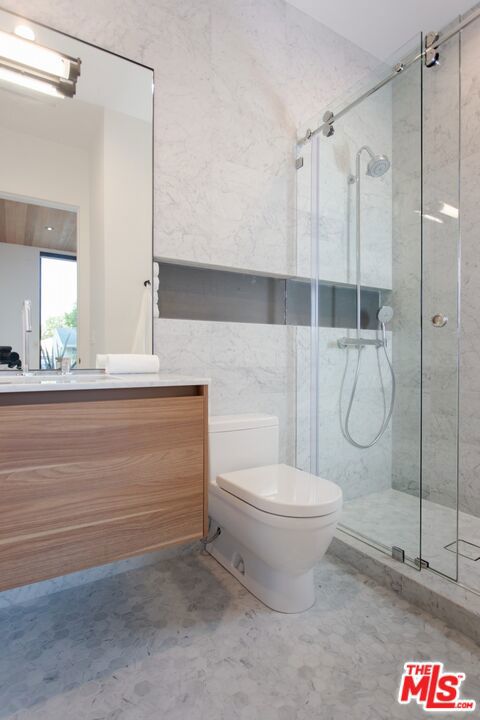 2919 Sanborn Avenue Property Photo 20