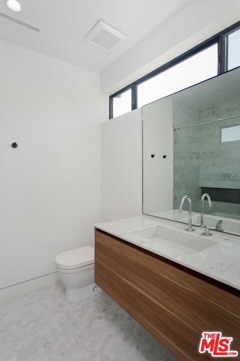2919 Sanborn Avenue Property Photo 31