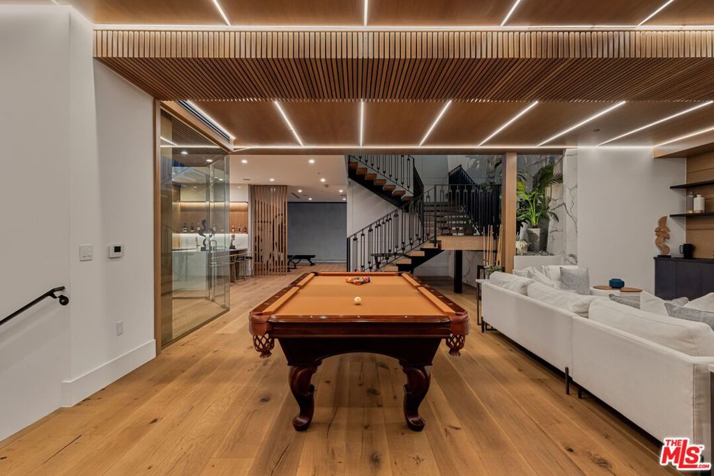 4565 Encino Avenue Property Photo 17