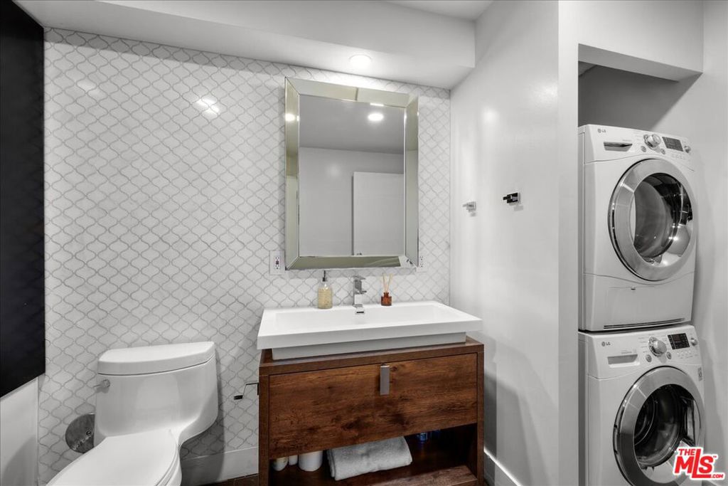 120 S Hewitt Street 6 Property Photo 15