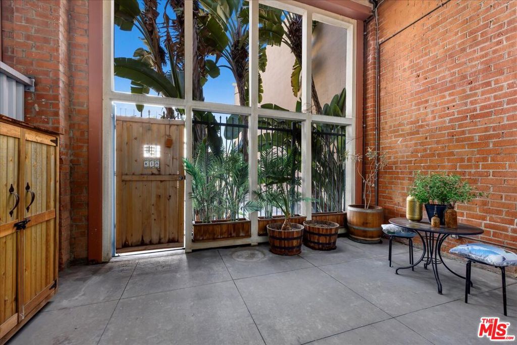 120 S Hewitt Street 6 Property Photo 22