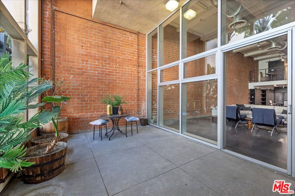 120 S Hewitt Street 6 Property Photo 23