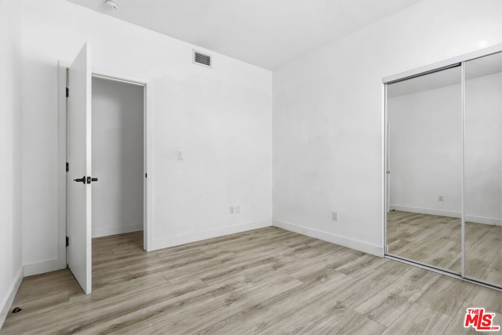 201 S Park View Street Property Photo 8
