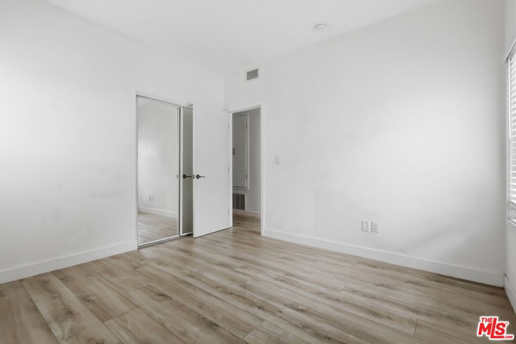 201 S Park View Street Property Photo 13