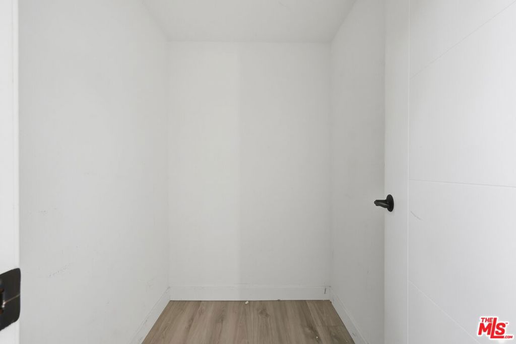 201 S Park View Street Property Photo 35