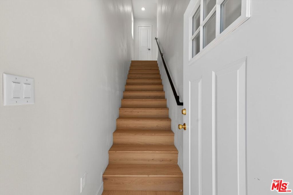 3436 Hunter Street 1/4 Property Photo 9