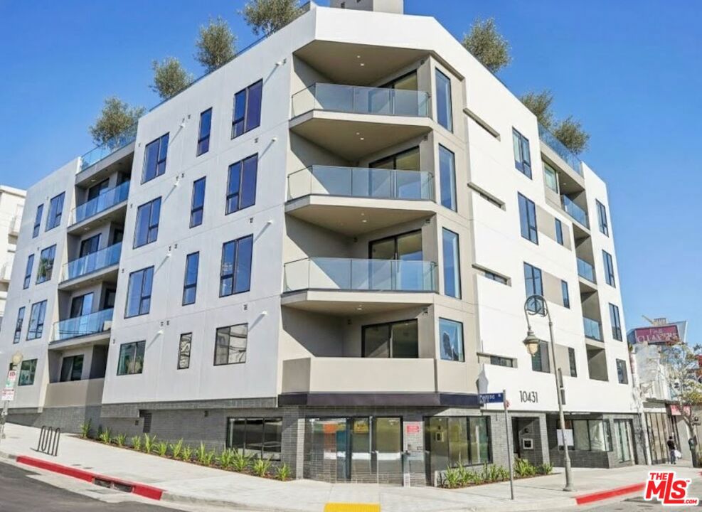 10431 Santa Monica Boulevard 604 Property Photo 1