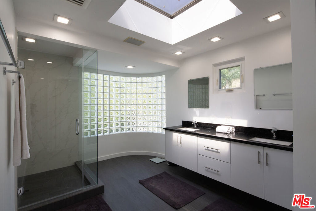 5518 Tuxedo Terrace Property Photo 22