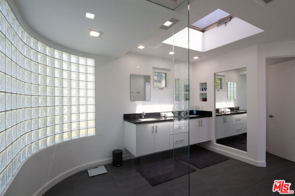 5518 Tuxedo Terrace Property Photo 23