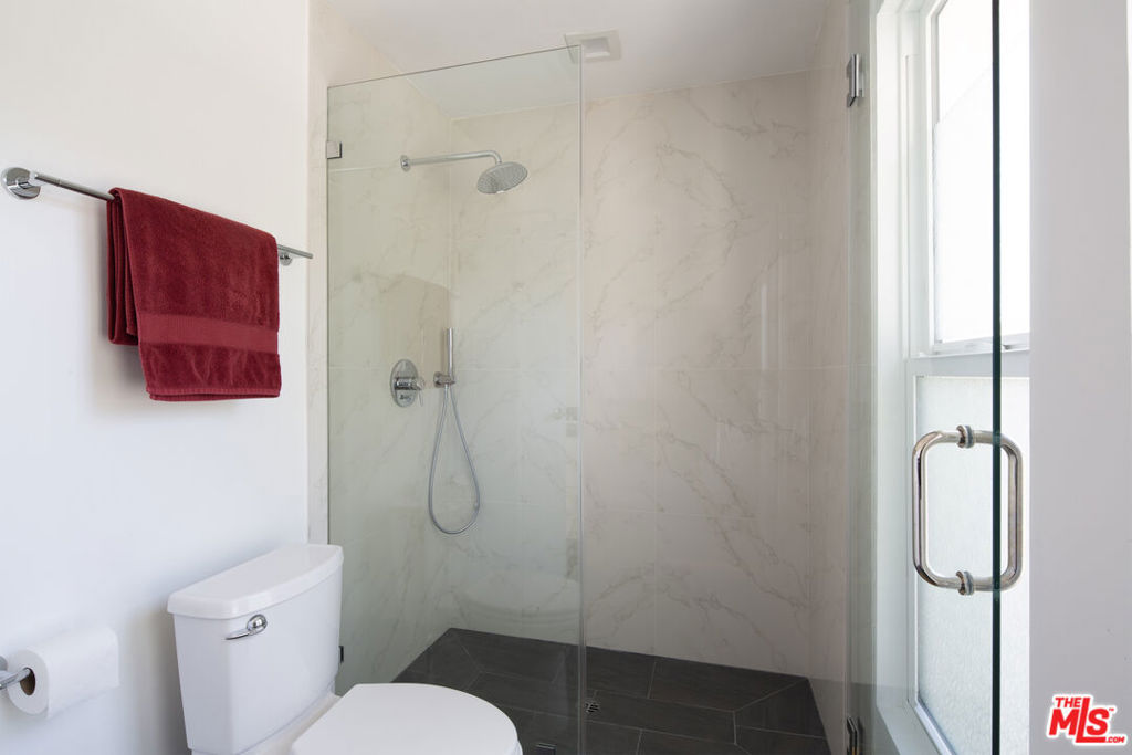 5518 Tuxedo Terrace Property Photo 33