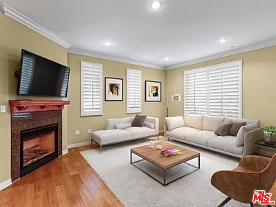 1810 S Barrington Avenue 5 Property Photo 29