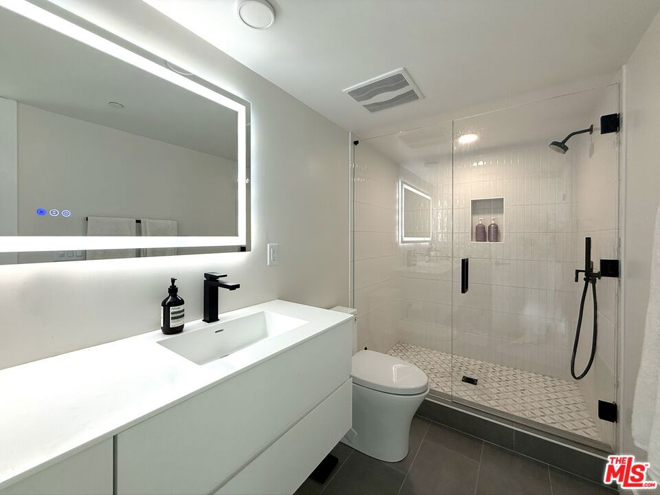 6208 Tapia Drive A Property Photo 12