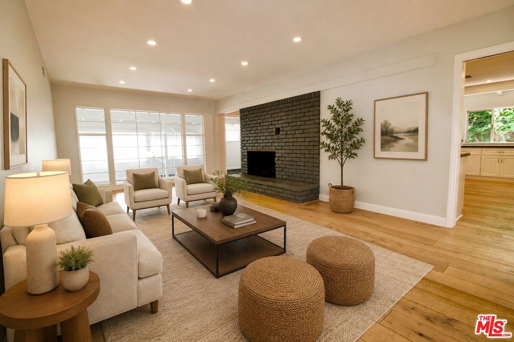 5415 Coldwater Canyon Avenue Property Photo 3