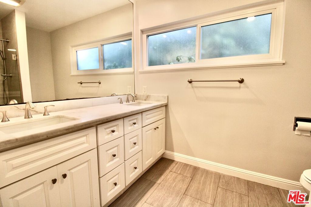 5415 Coldwater Canyon Avenue Property Photo 10