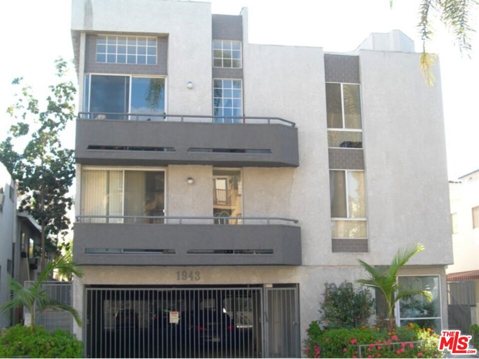 1943 Selby Avenue 101 Property Photo 1
