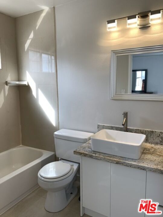 1943 Selby Avenue 101 Property Photo 12