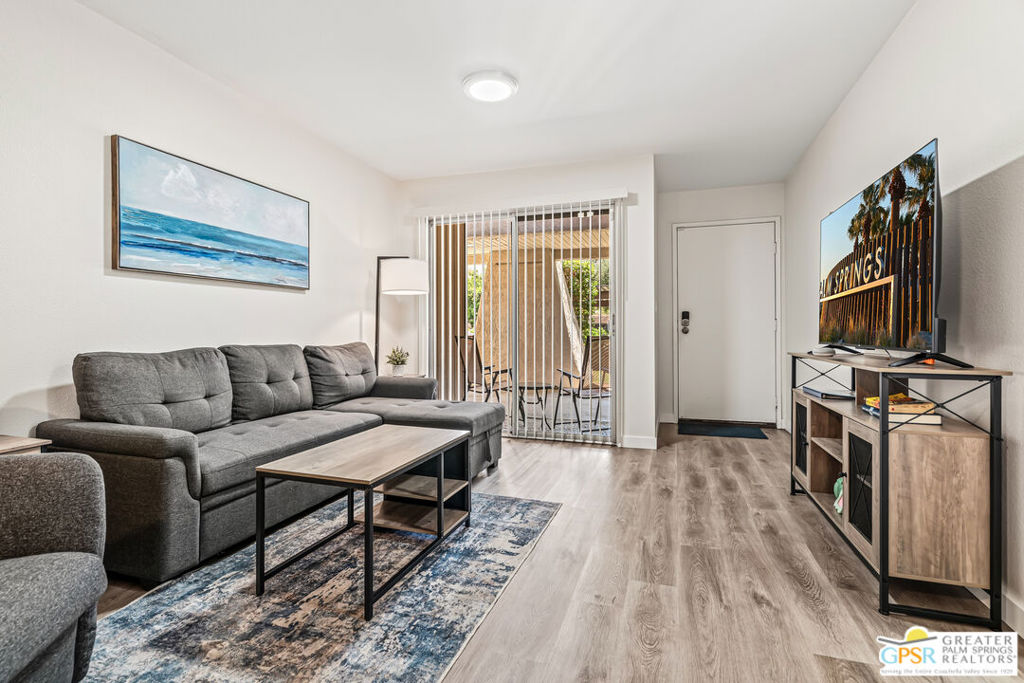 2875 N Los Felices Road 101 Property Photo 2