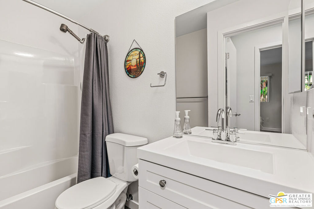 2875 N Los Felices Road 101 Property Photo 15