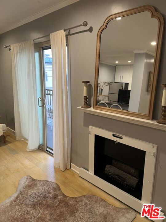 141 S Clark Drive 315 Property Photo 8