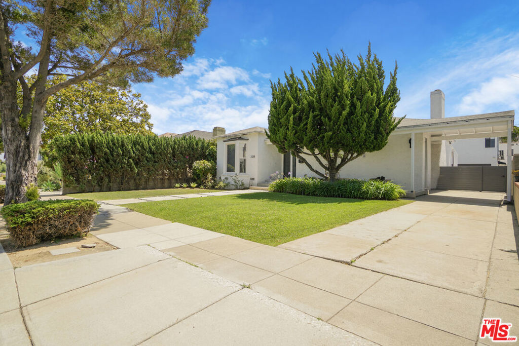 2218 24th Street Property Photo 3