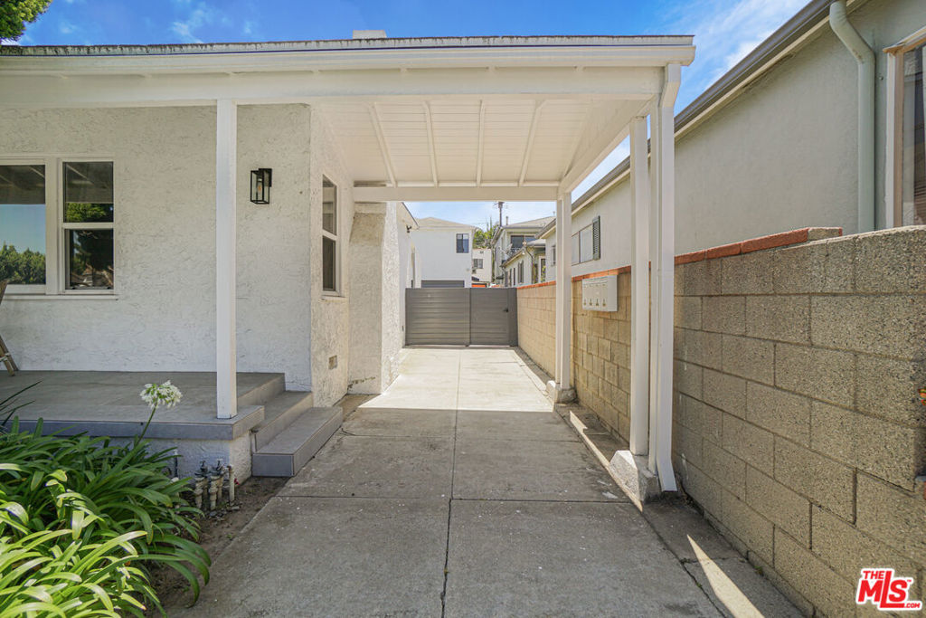 2218 24th Street Property Photo 4