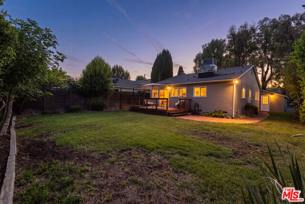 22041 Providencia Street Property Photo 33